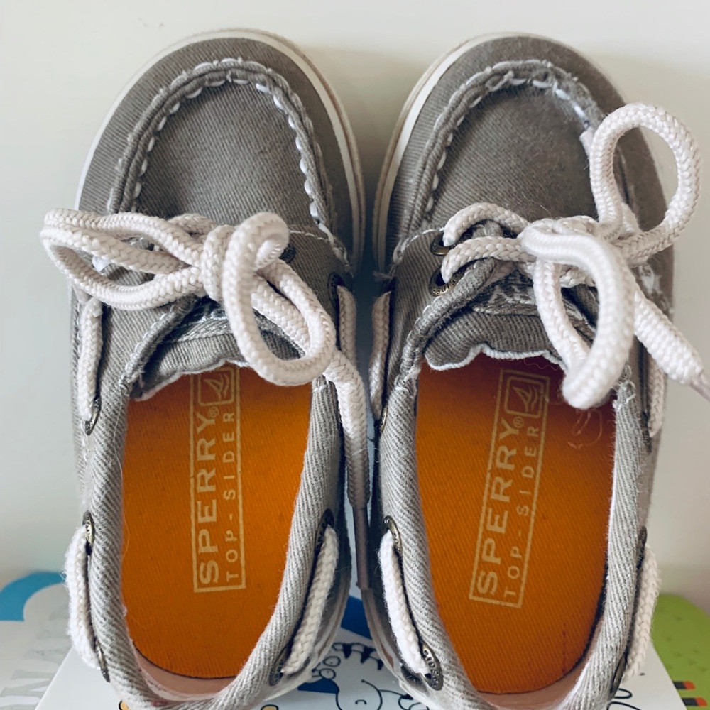 Sperry Toddler Boat Shoes, size 5.5